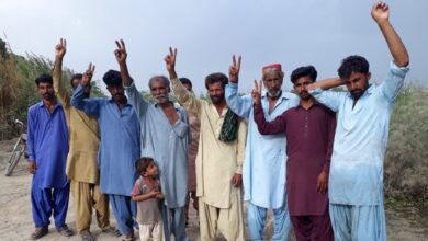 Galmanda villagers protesting